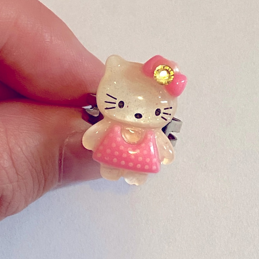 Hello Kitty ring